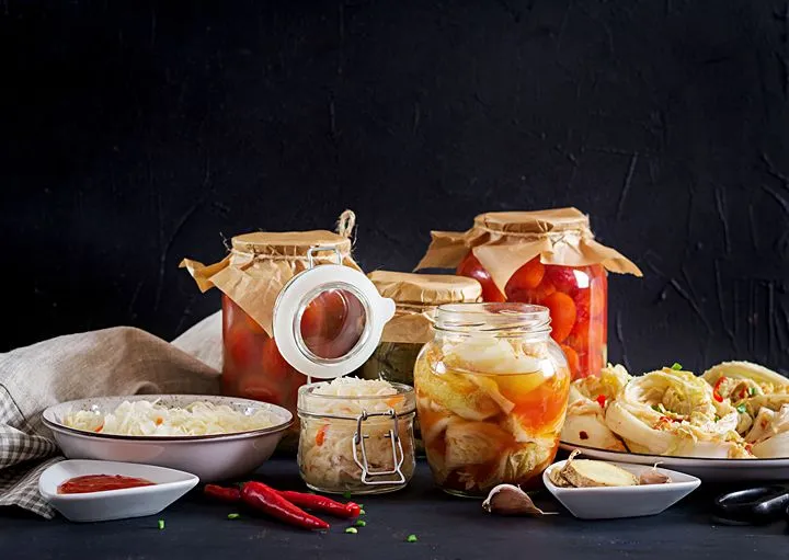 Probiotics and fermented foods for IBS
