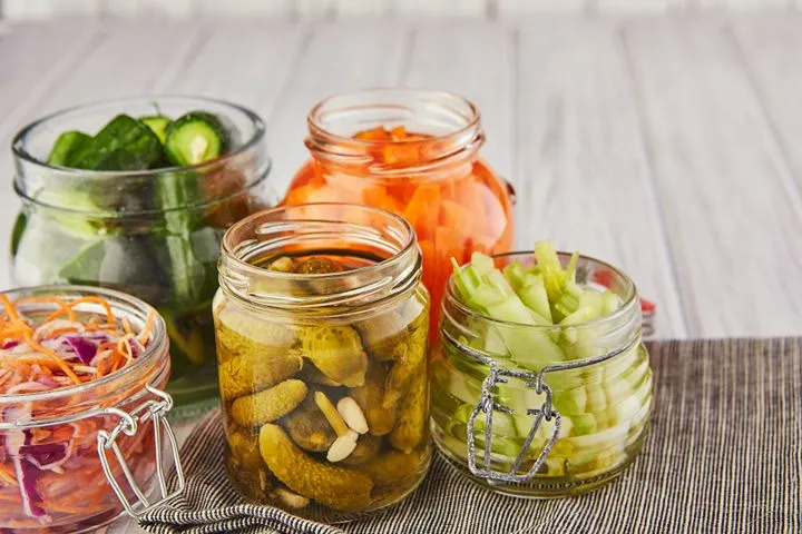 Pickled and fermented vegetables containing natural probiotics